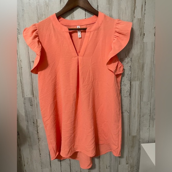 Zenana Outfitters Tops - Zenana Ruffle Sleeve Top Size Women’s Small
